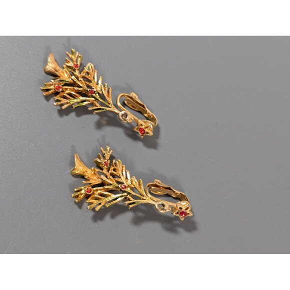 Vintage Gold Tone Red Rhinestone Christmas Tree Star Dangle Earrings Clip On - Picture 2 of 9